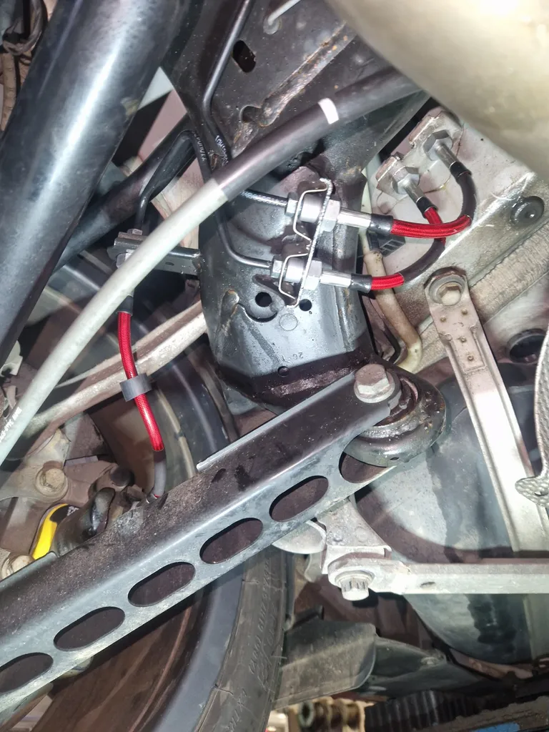 BMW 1M amélioration système de freinage et suspension
