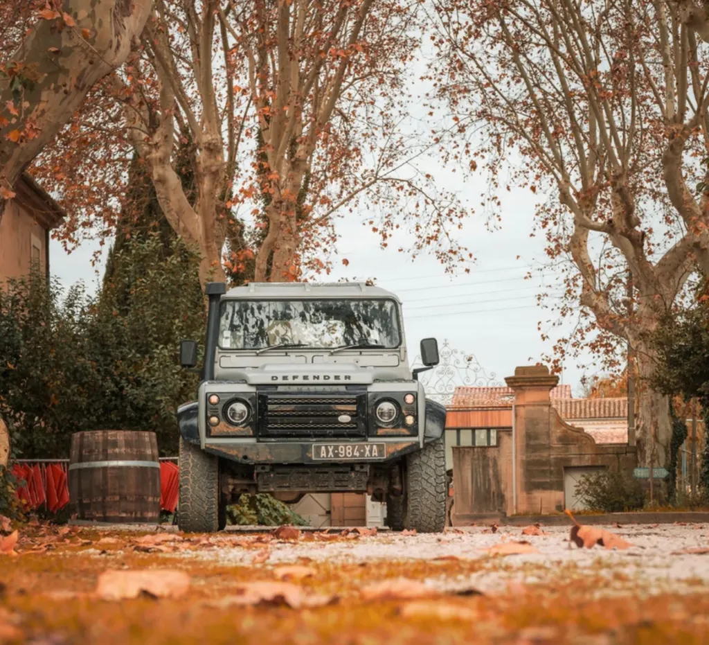 Safari 4x4 spécial groupe à Nîmes pour explorer les zones naturelles préservées avec un accompagnement par des guides experts dans le Gard