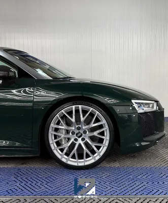 Entretien esthétique Audi R8 V10 Plus Spyder avec detailing complet, changement de pneus et réfection des jantes à Grenoble