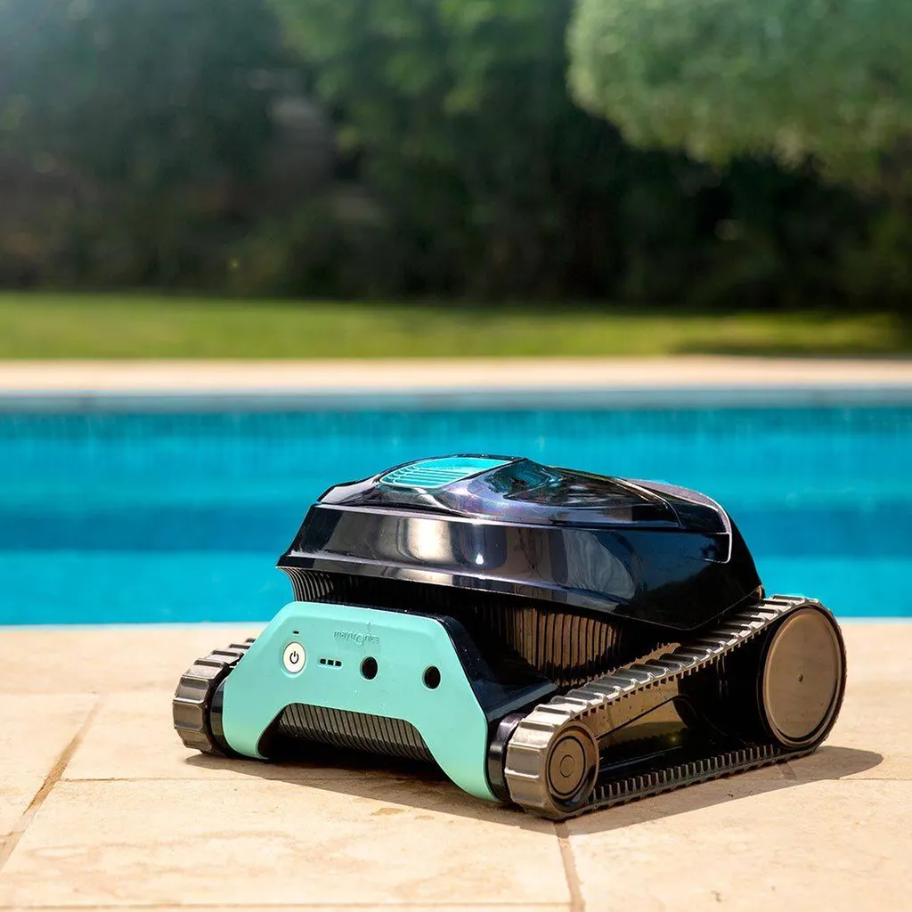 Dolphin LIBERTY 400 - Maytronics - Robot nettoyeur de piscine sans fil - Aquarev' Piscines - Manosque 04100