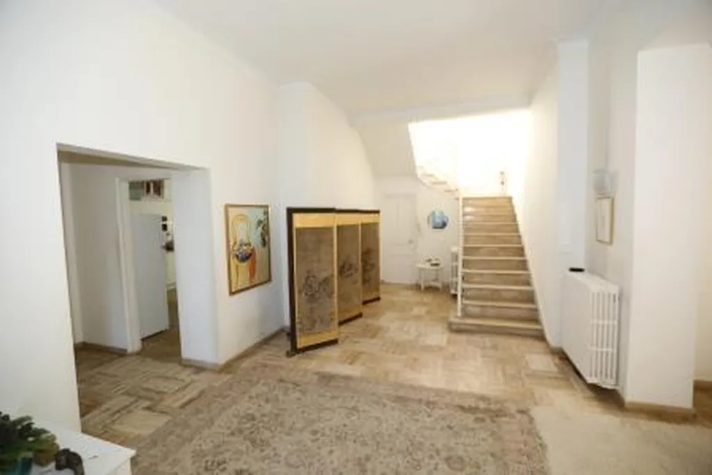 à proximité du golf de Saumane, magnifique bastide de style Art Déco   