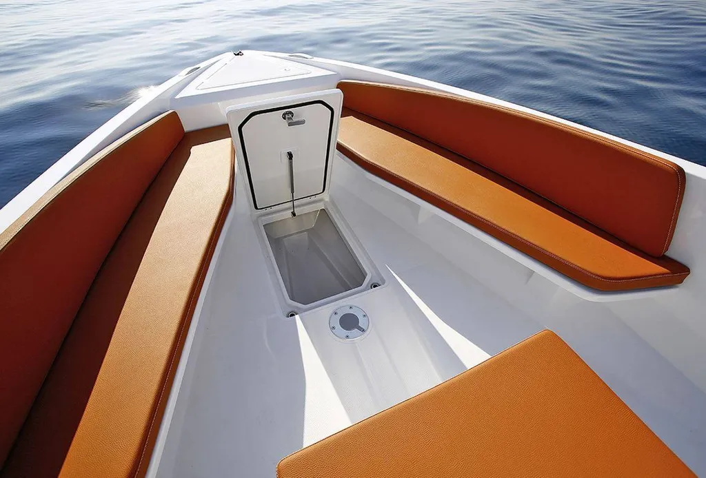 Rocca San Remo bateau haut de gamme à coque open avec remorque à vendre en Martinique