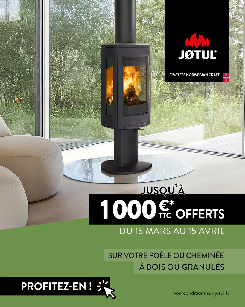 Jotul F361 Noir sur une plaque de sol en verre dans une pièce vitrée