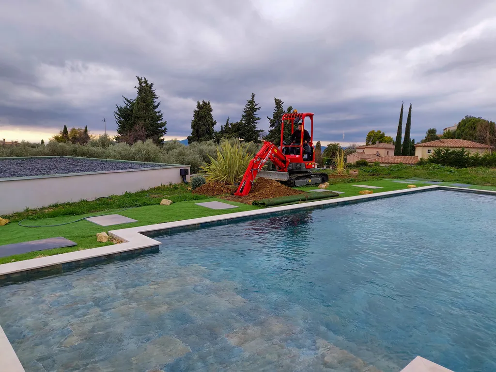Sondages de sol à la pelle mécanique à Chateauneuf-de-Grasse