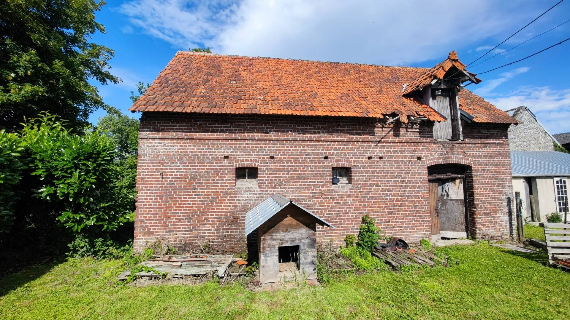 Terrain de 1411 m² avec bâtiments, proche mer de Dieppe (76)