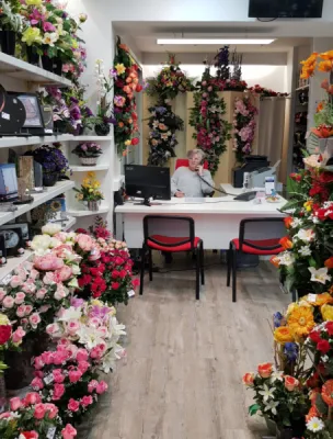 pompes funèbres avec vente de fleurs en tissu pour monument funéraire à Rillieux