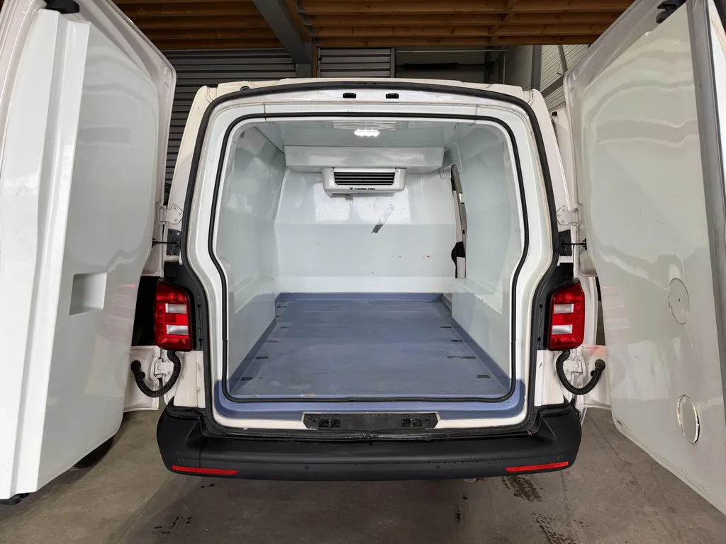 Vente utilitaire occasion Volkswagen Transporter Business Line diesel à prix attractif chez Caudebec Automobiles proche du Havre et de Rouen