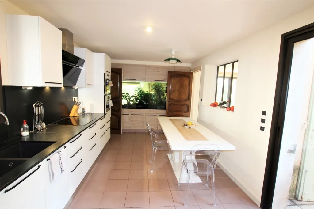 proche golf de Saumane-de-Vaucluse, maison provençale avec piscine    