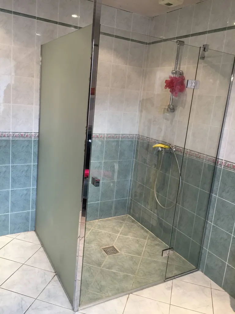 Rénovation d'un pare douche à JASSANS dans l'ain
