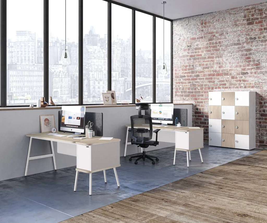 Agencement de mobilier de bureau moderne et ergonomique pour coworking à Marseille 13002