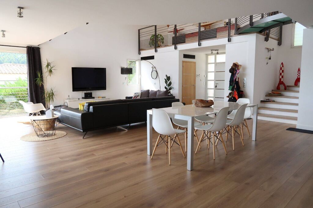 Cassis villa 6 chambres à vendre