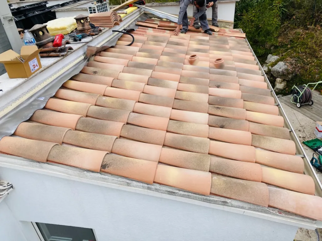 Pose tuiles canal sur pst sur martigues