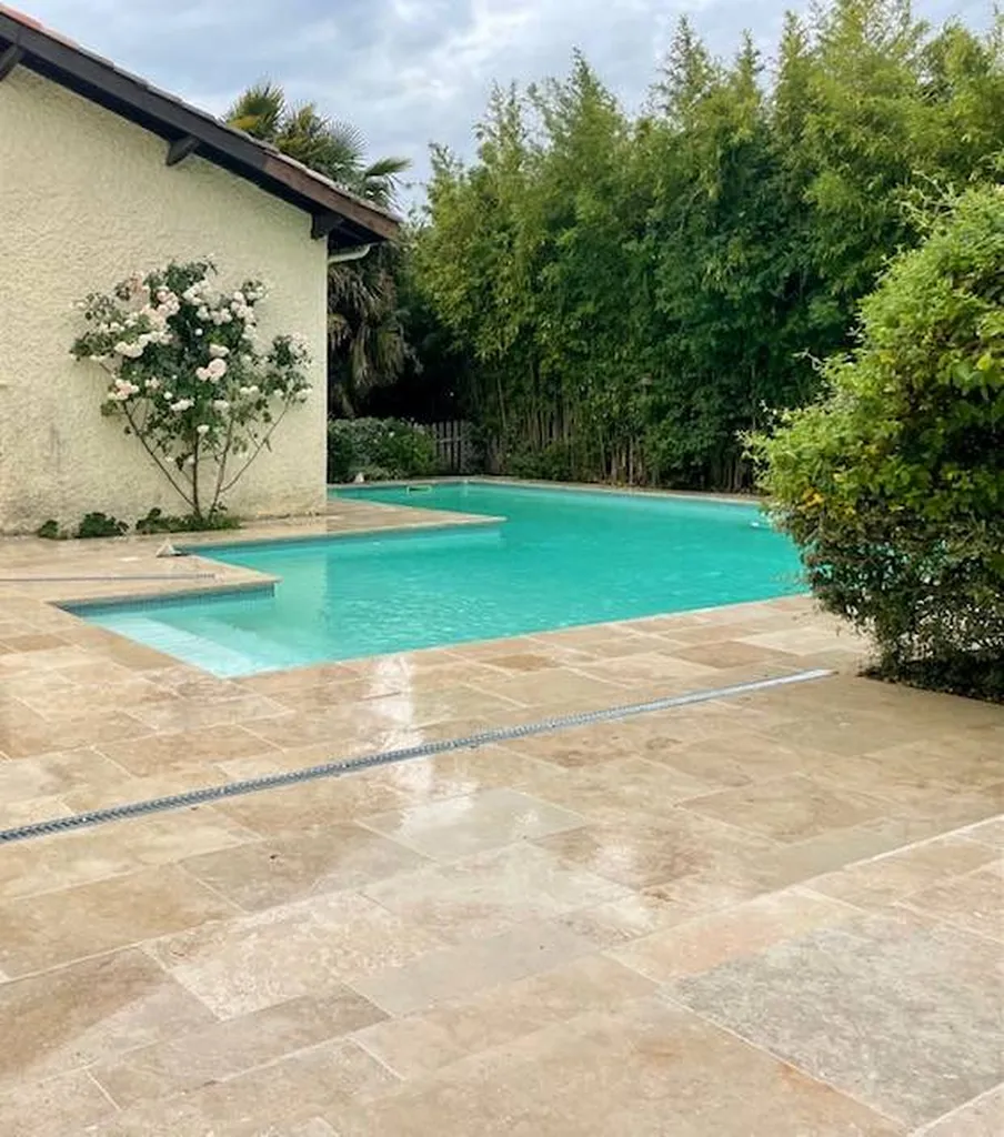 Travertin Beige 1er choix pour vos terrasses en Gironde