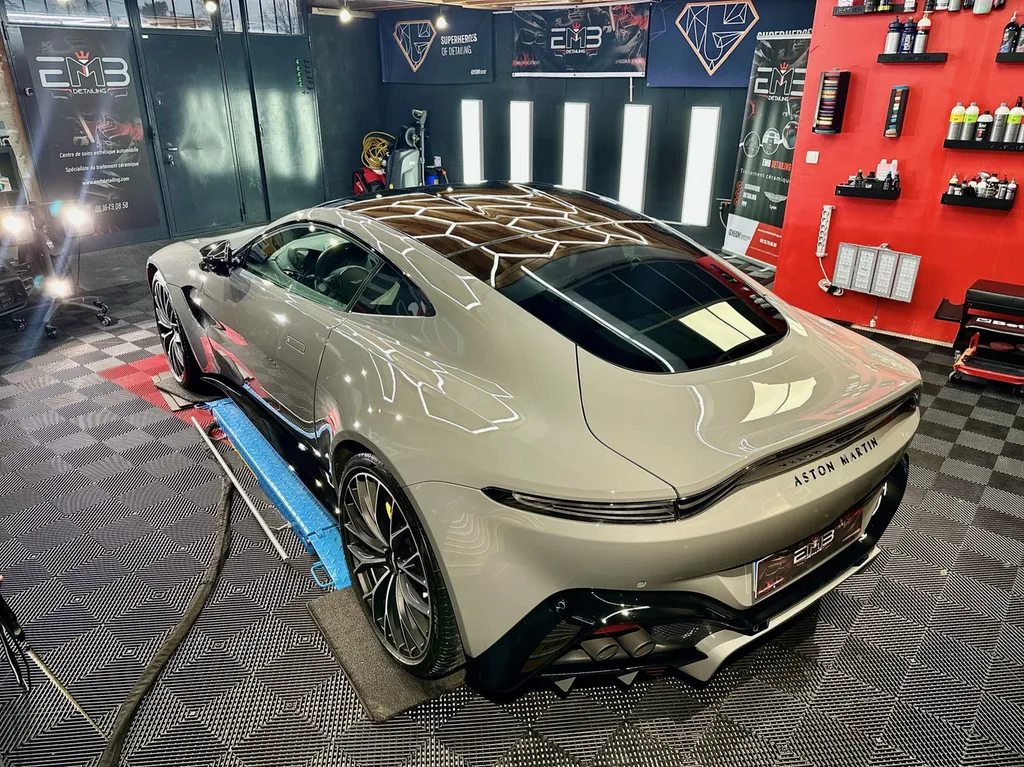 Protection Film PPF et traitement céramique carrosserie Aston Martin Vantage 