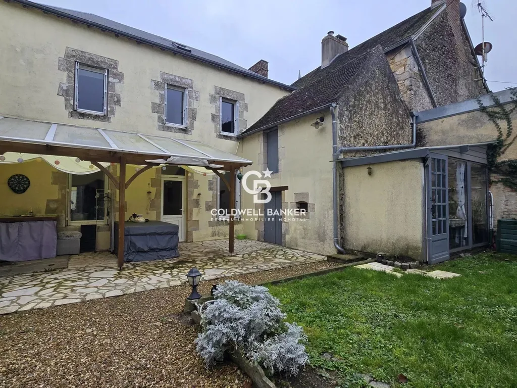 Maison de bourg familiale à vendre à Chérancé – 35 km du Mans
