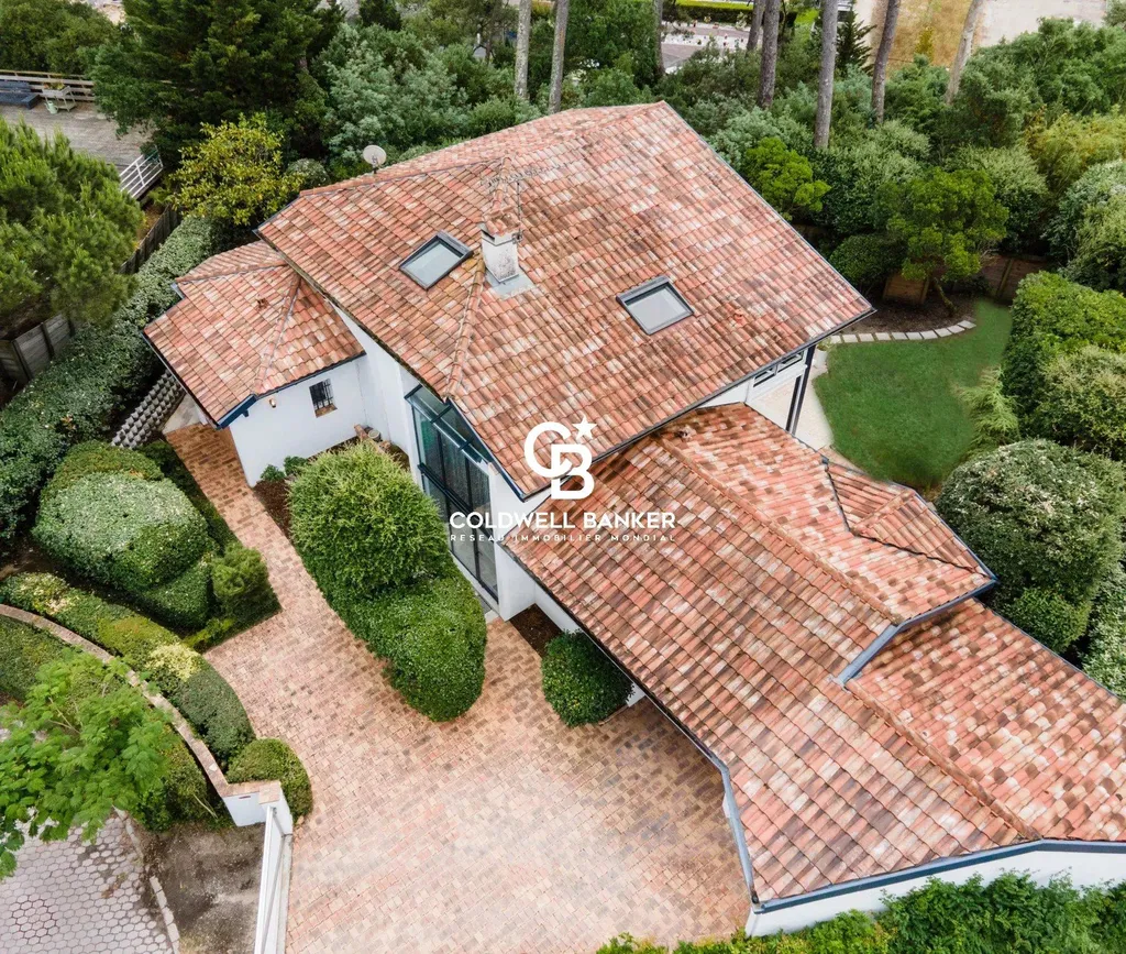 Maison à vendre Capbreton quartier des écrivains - architecture basco-landaise, terrain vue forêt, spa de nage intérieur