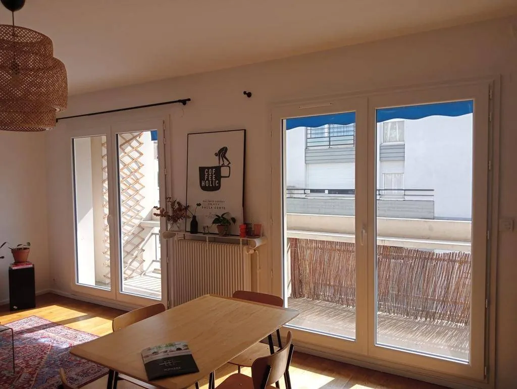 Installation de menuiseries en PVC à Lyon Croix-Rousse en rénovation