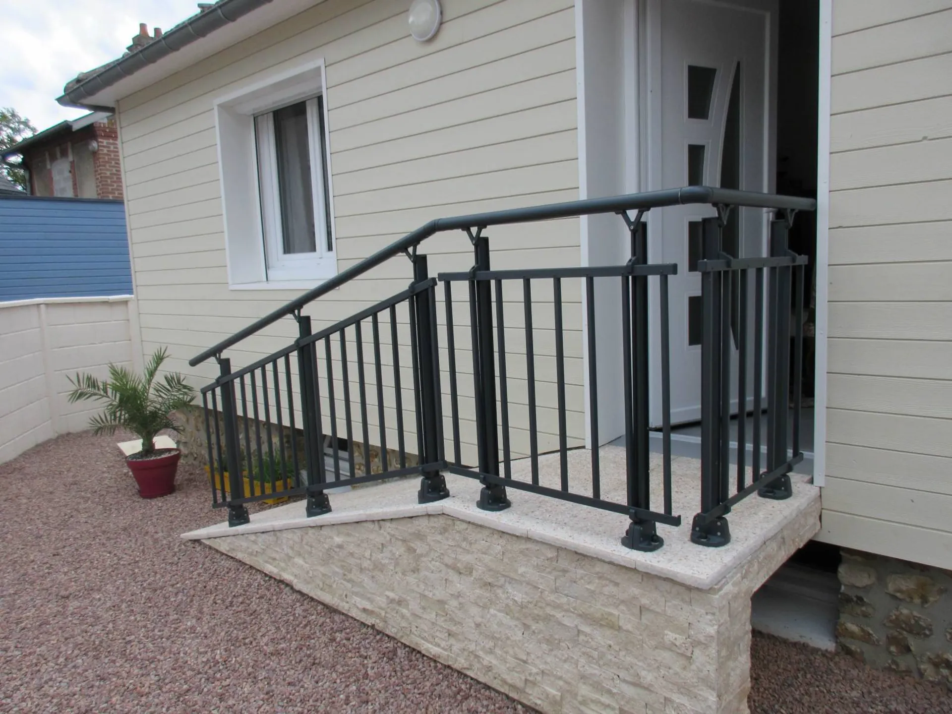 Création d'une main courante Aluminium sécurisée pour pavillon à Beuzeville 27