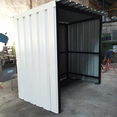 FABRICATION ET POSE ABRI AVEC STRUCTURE METALLIQUE ET TOLES DE BARDAGE  DANS NOS ATELIERS A MARTIGUES POUR UN CLIENT DE FOS SUR MER 13