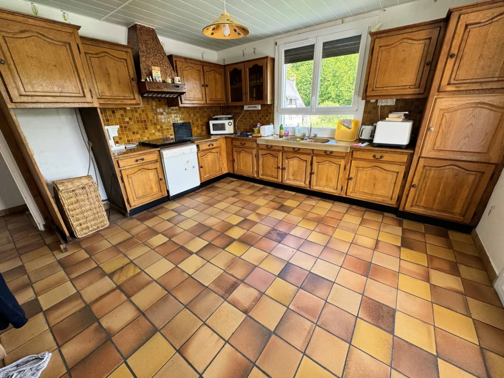 A acheter, maison de 140 m² édifiée sur 8150 m² de terrain sur la commune de la SAUSSAYE