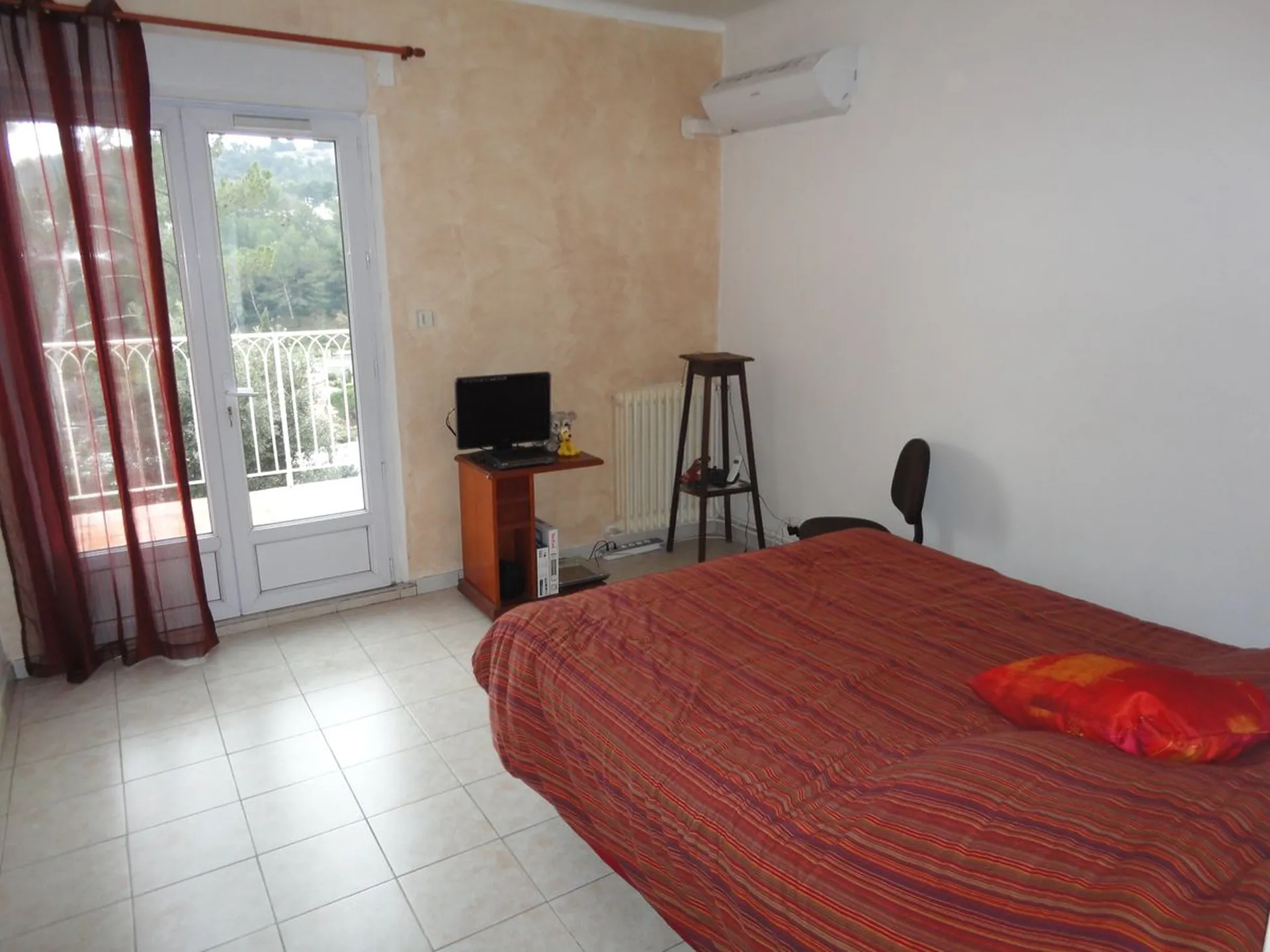 Maison à vendre Carnoux proche Cassis, avec piscine, cave, garage et parking sur 2000m²