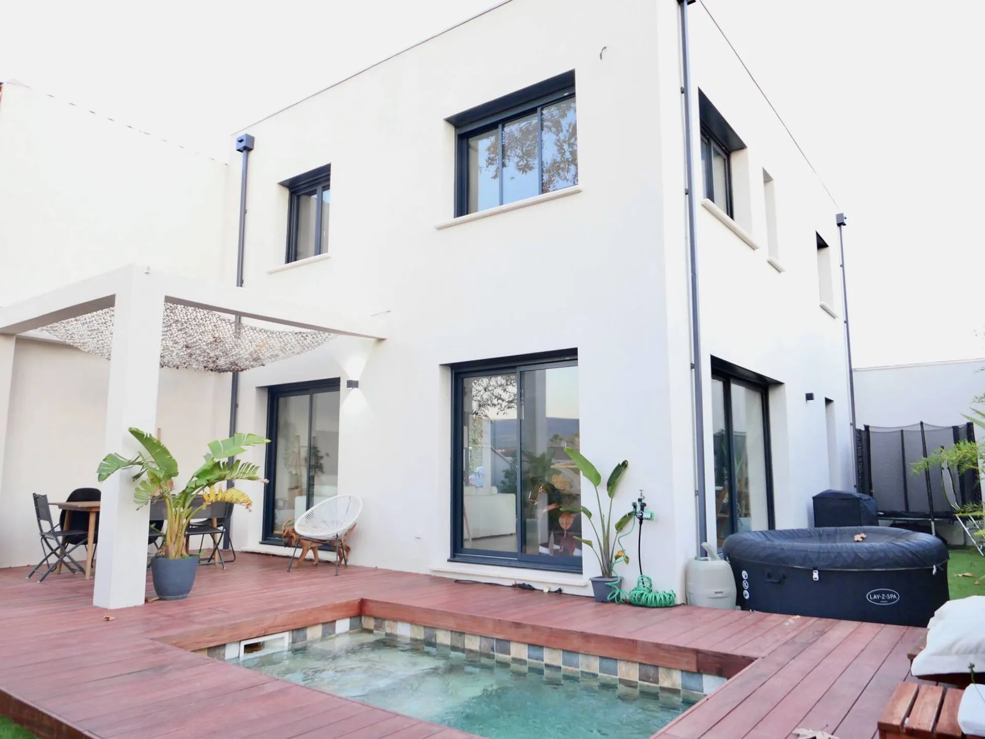 Maison T4 Saint Cyr sur Mer  avec piscine et garage à proximité immédiate de toutes les commodités