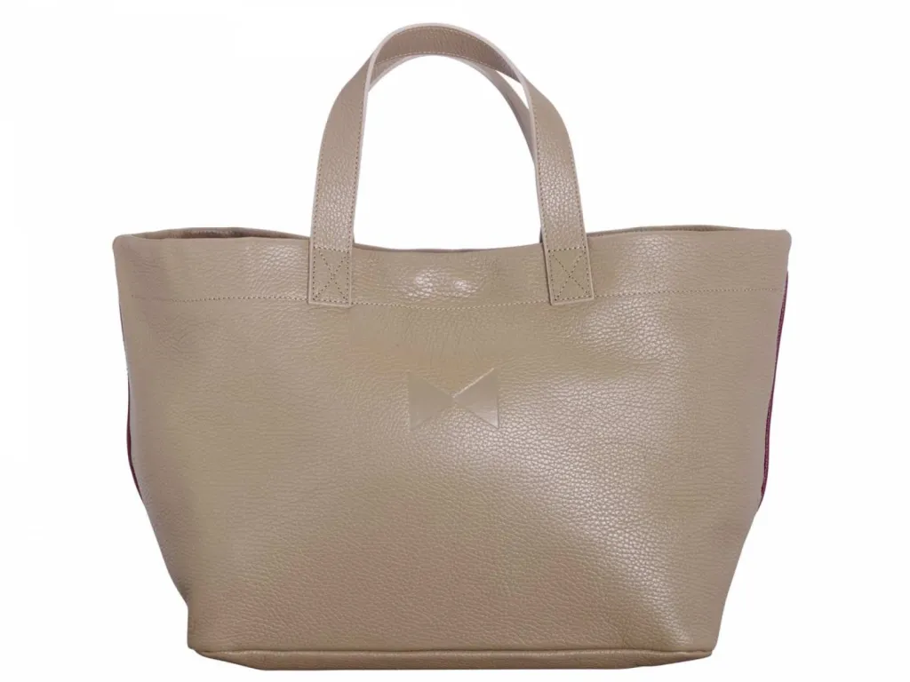 prises de vue maroquinerie packshot sac à main beige sable