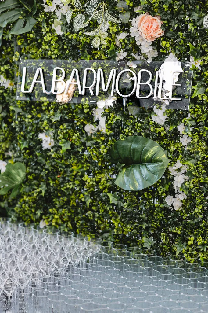 Barmans à l’Œuvre : Un Spectacle de Saveurs et de Savoir-Faire