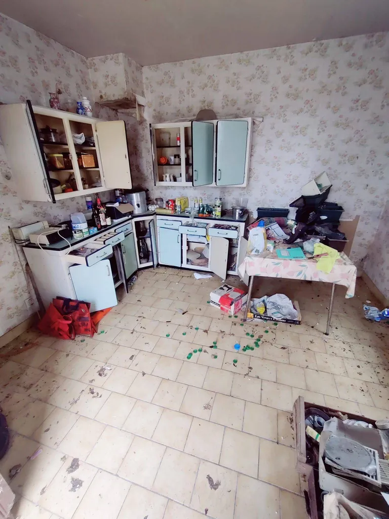 Démontage et enlèvement de vieilles cuisines en bois avec électroménagers près d’Yvetot : débarras pour recyclage