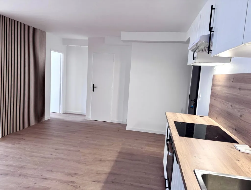 Bel appartement rénové F3-Hyper centre, Place Henry IV