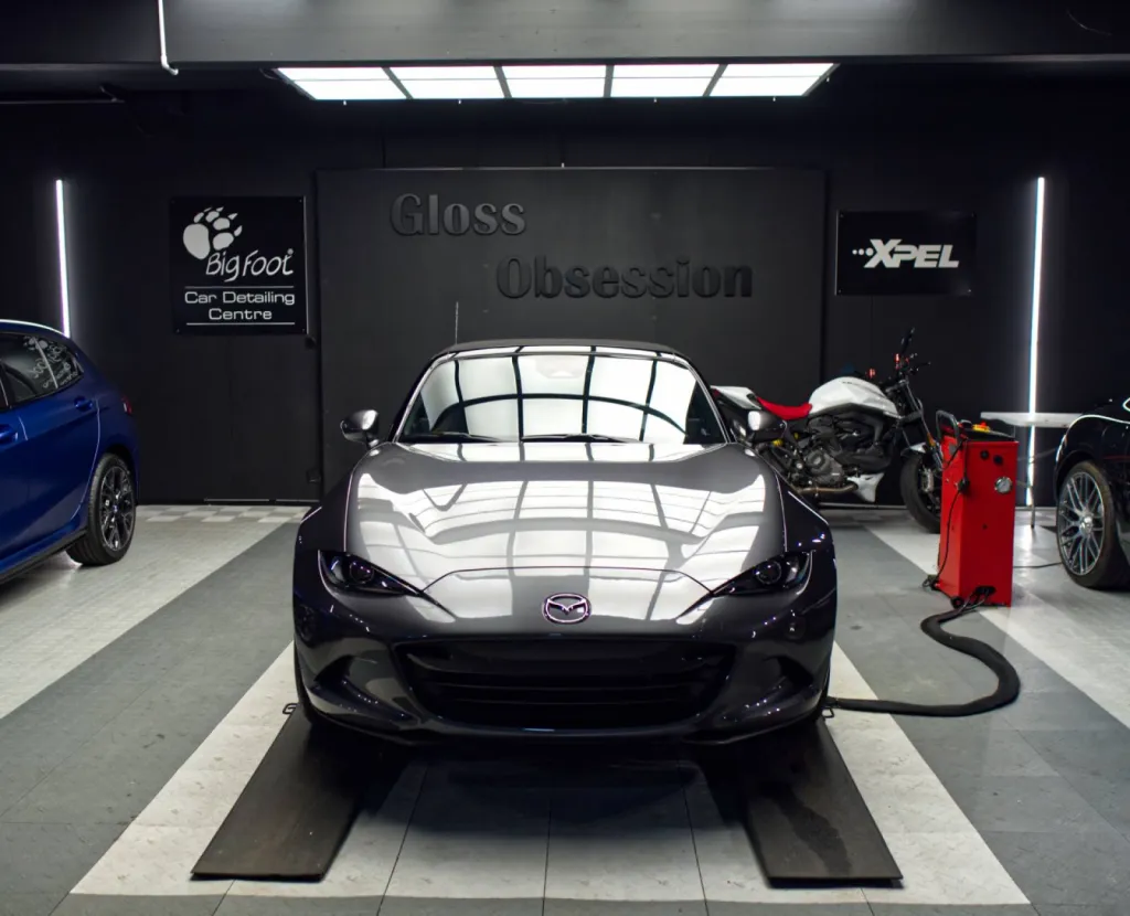 Pose de film PPF XPEL sur Mazda MX-5 réalisée dans la région de Lorient