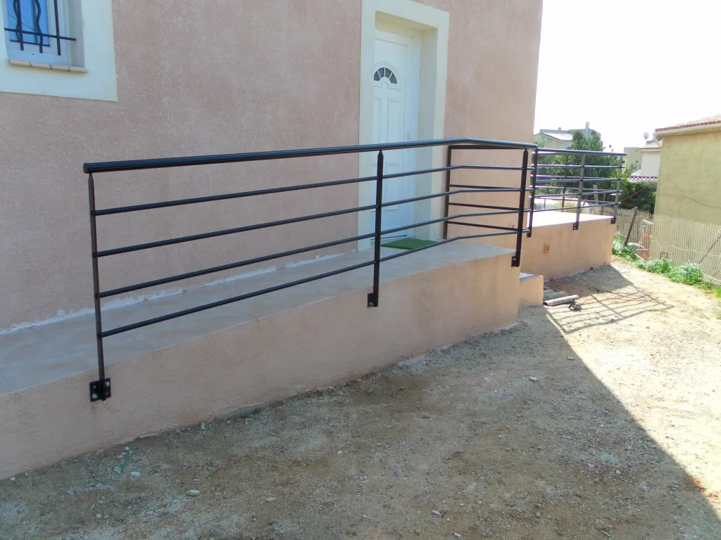 FABRICATION ET POSE GARDE CORPS ORIGINAL DE TERRASSE MARTIGUES ET REGION PROVENCE ALPES COTE D'AZUR