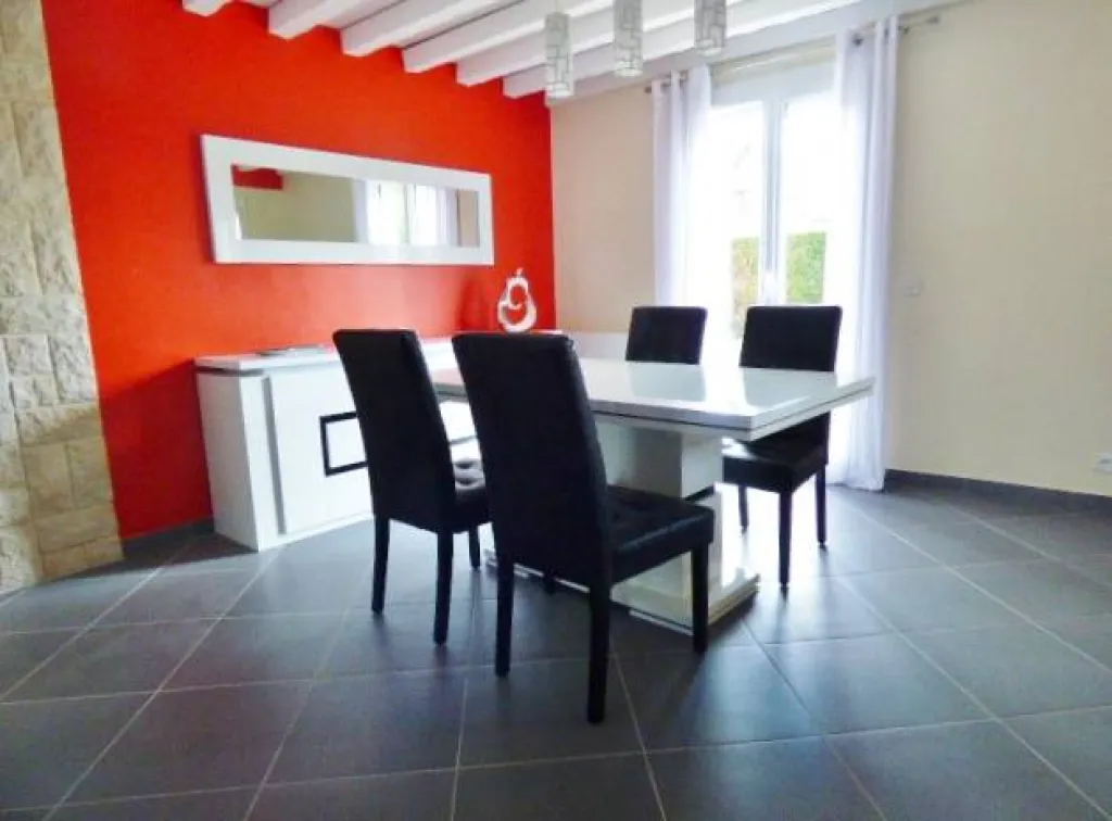 A vendre maison à étage avec garage proche caudebec lès elbeuf 76