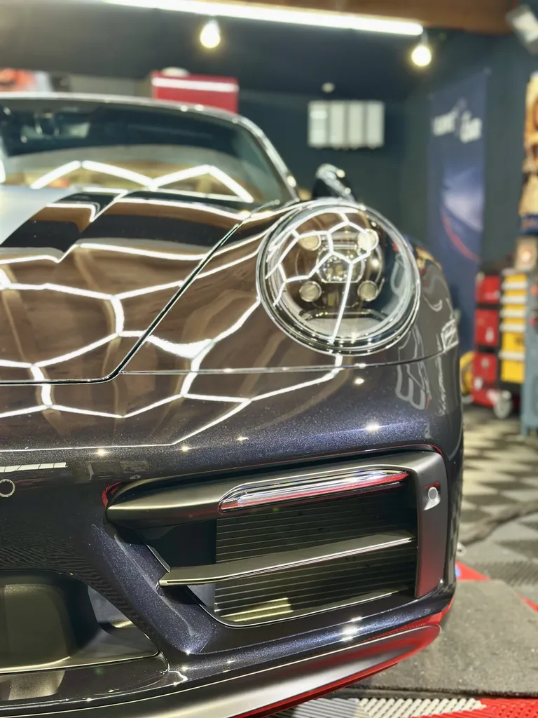 protection carrosserie polissage traitement céramique DETAILING Vaugneray socialiste Porsche 992 GTS Cabriolet