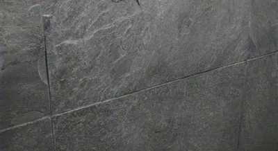Silver Grey : pierre naturelle en quartzite indienne grise métal et anthracite pour intérieur, extérieur et zones immergées