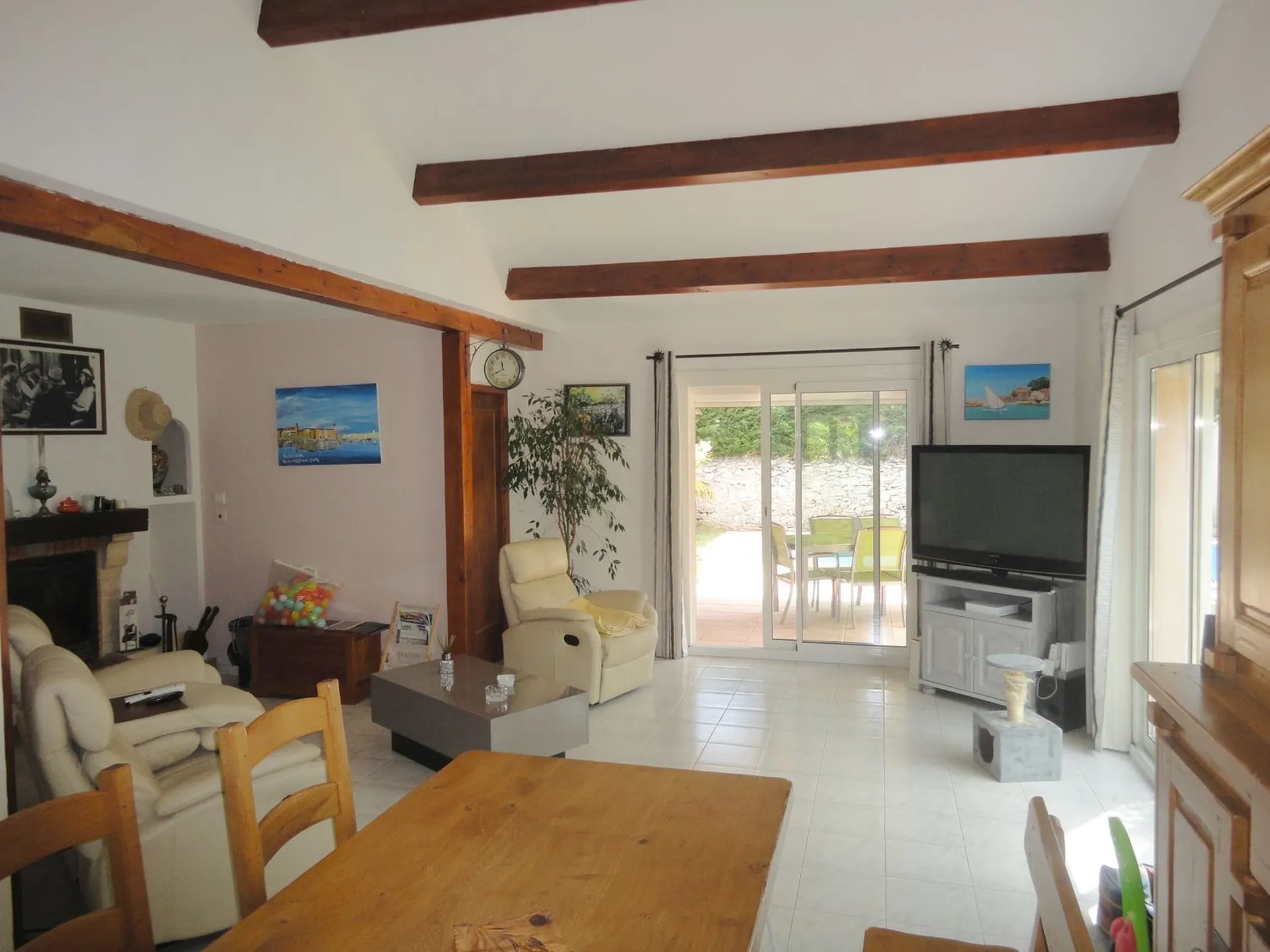 Villa T6 sur 2 niveaux à vendre sur Roquefort la Bédoule