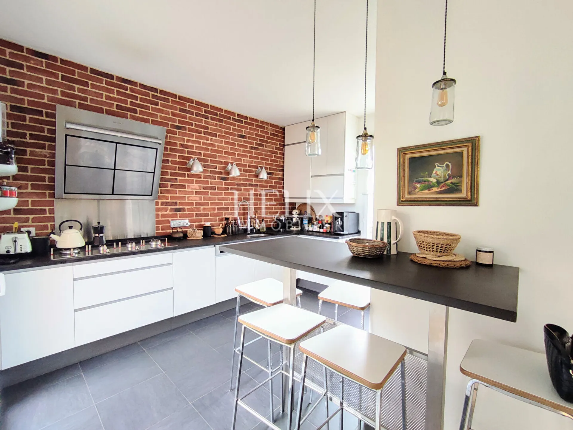 Maisons Laffitte, à 8 mn du RER, maison de 151 m2 avec grande pièce de vie lumineuse, 4 chambres, un bureau et un sous-sol total