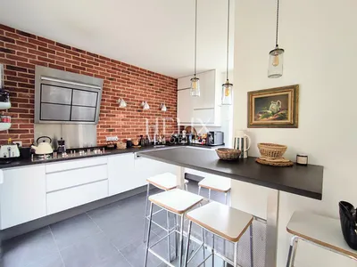 Maisons Laffitte, à 8 mn du RER, maison de 151 m2 avec grande pièce de vie lumineuse, 4 chambres, un bureau et un sous-sol total