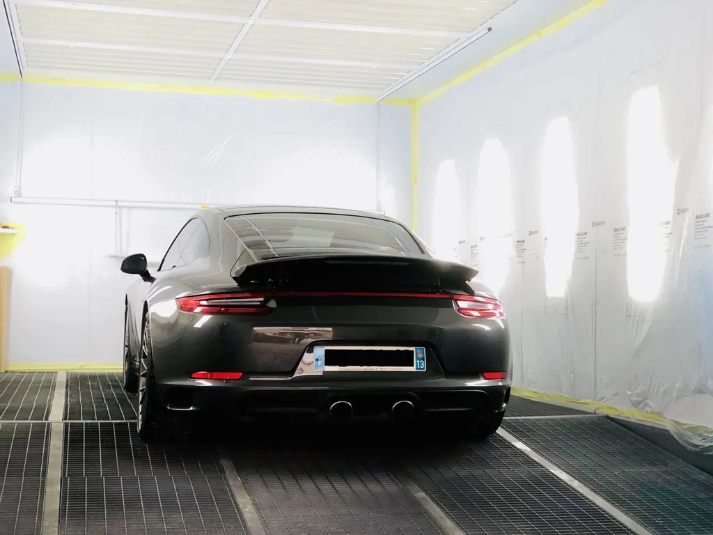 Réparation du Pare choc Arrière Porsche 991 Carrera 4S  à Carnoux en provence