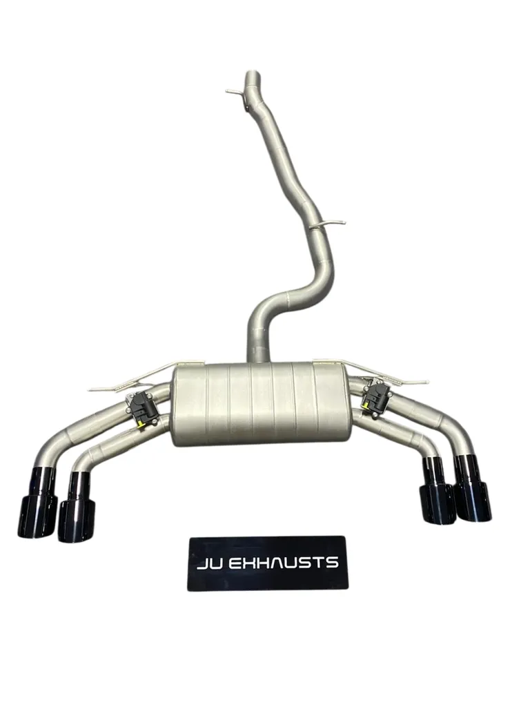 Installation d’une ligne d’échappement à valves sur Volkswagen Golf 7 R. Système JU-EXHAUST en inox avec gestion des valves pour une sonorité variable entre confort et mode sport.