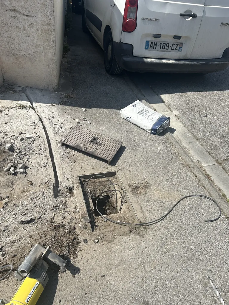Création de tranchées techniques pour la fibre optique à Aix en Provence