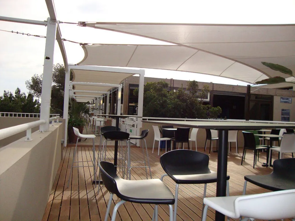 voile d ombrage pour restaurant dans le Var 