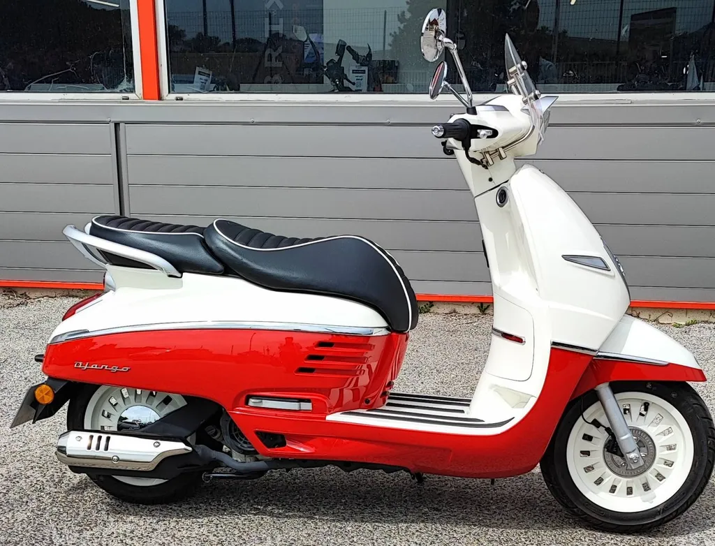  PEUGEOT DJANGO125 DU 12/2021 AVEC 1900 KM.