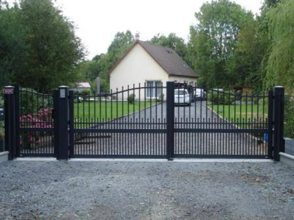 Pose de portail Aluminium type fer forgé à Cormeilles 14