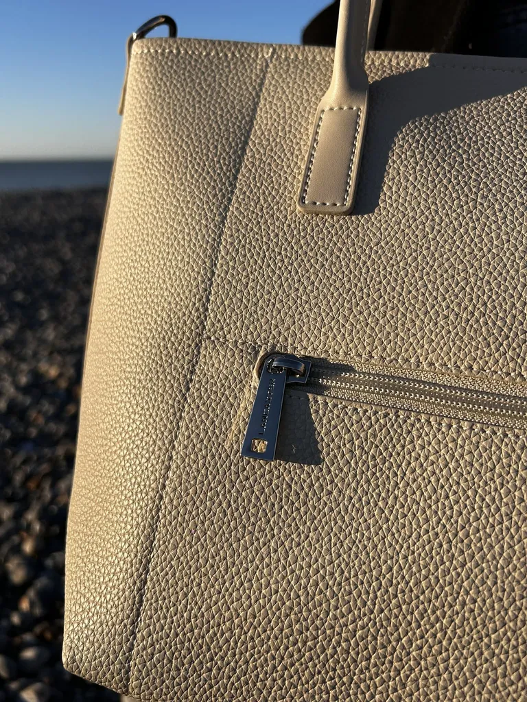 Sac Lancaster couleur ivoire disponible chez Evasion à Eu