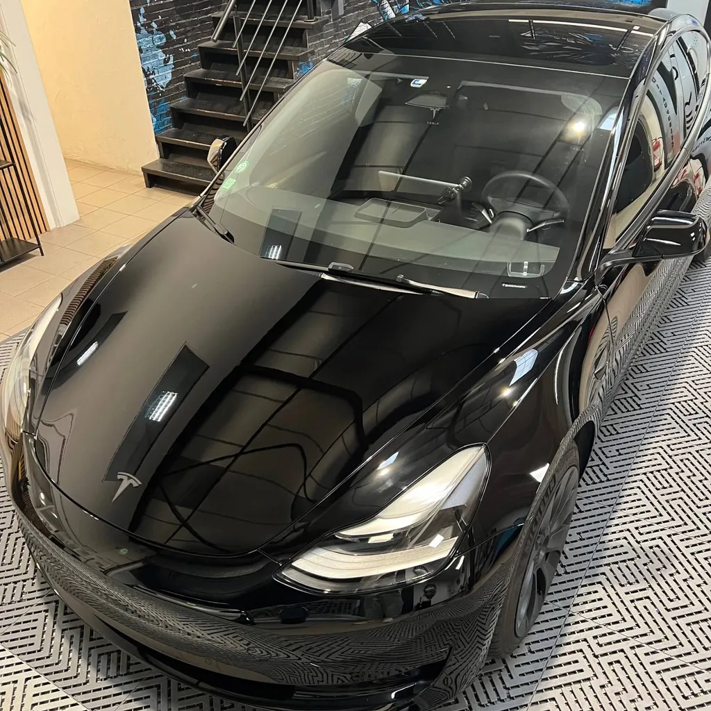 Tesla recouverte complètement avec PPF à Lyon