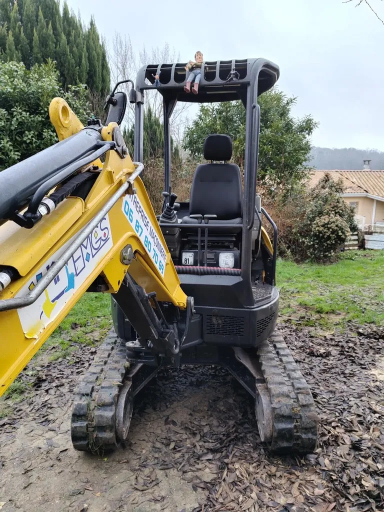 Rénovation sur mesure du siège de minipelle pour une entreprise de maçonnerie à Bordeaux