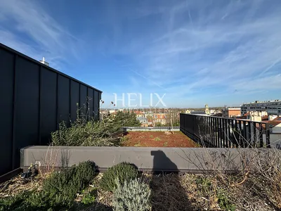 Dans une résidence neuve de Saint Germain en laye un appartement avec 4 chambres, une terrasse avec une vue sur Paris et le château.