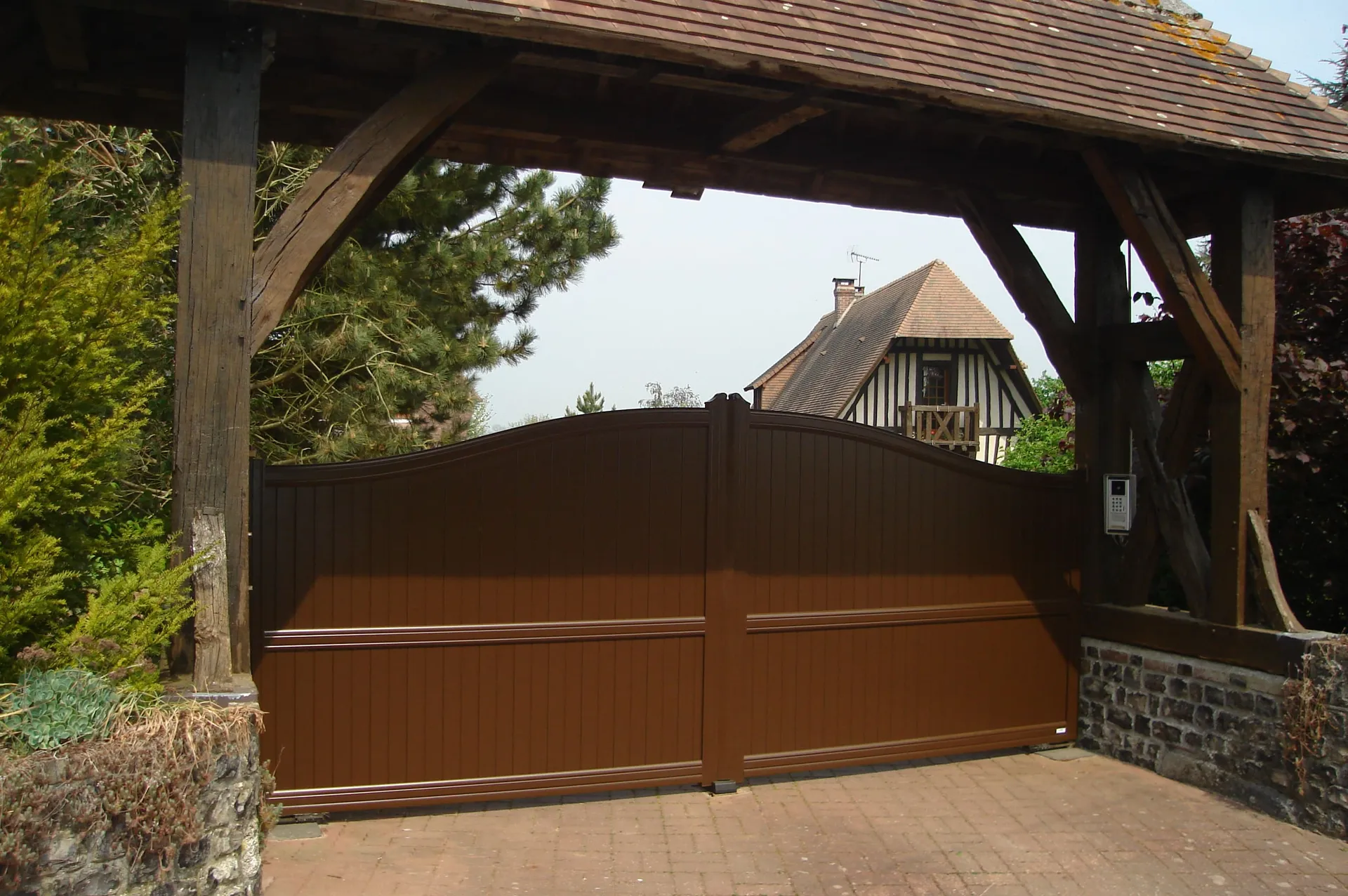 Vente et Installation de Portails Aluminium, Coulissants ou Battants, Large Choix à Deauville dans le Calvados 14 et Trouville-sur-Mer