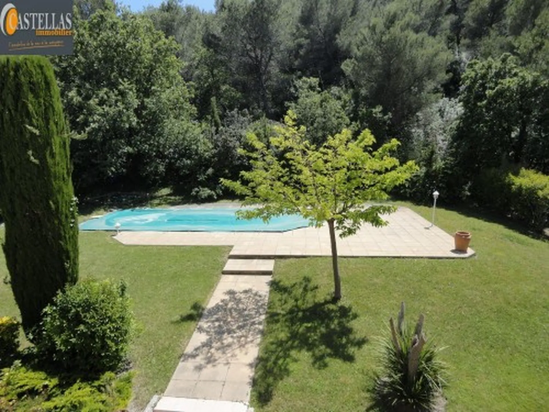 Acheter une maison  5 sur  Roquefort La Bédoule  avec grands volumes
